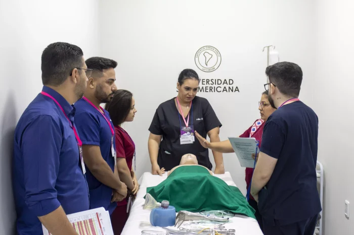 Charla sobre Taller de Código Rojo en la Universidad Sudamericana 04
